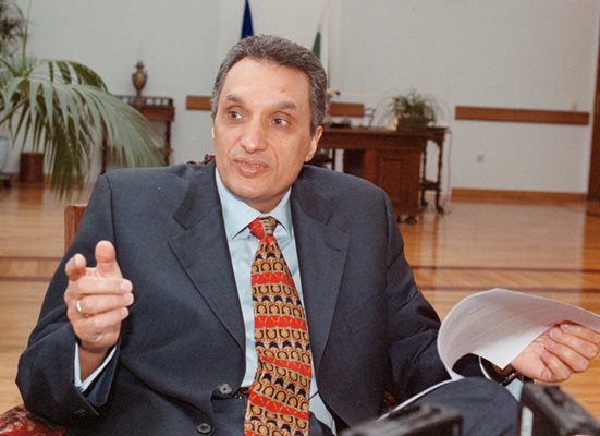 Иван Костов е премиер, когато гръмва скандалът с арестуването на българските медици в Либия.