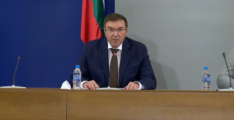 Министърът на здравеопазването Костадин Ангелов КАДЪР: БНТ