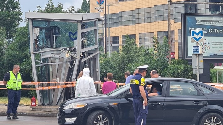 Лекарката, пристигнала първа при катастрофата в София: Момичетата бяха на 50 м една от друга