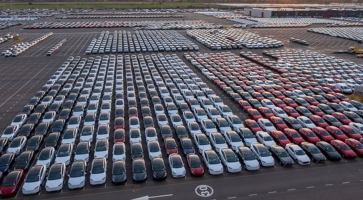 Над 8000 лимузини блокирани от месец в Белгия заради санкциите срещу Русия
