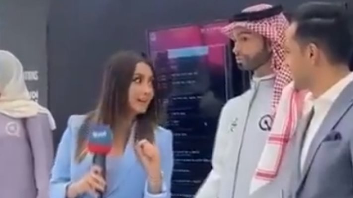 (Видео) Перверзник! Арабски хуманоиден робот опипва репортерка