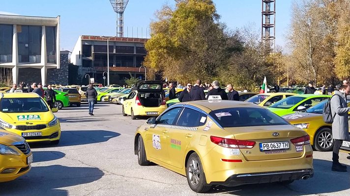 Протестът на такситата в Пловдив.