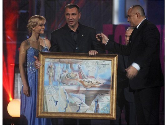 Михаил Таков получава наградата за треньор на годината.
СНИМКА: ХРИСТО РАХНЕВ
