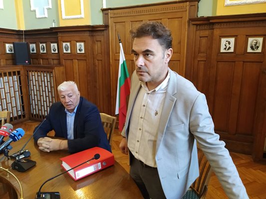 Зам.-кметът Пламен Райчев отхвърли обвиненията, че не е имало обсъждане на проекта за пробива до Водната палата.