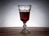 Чашата червено вино не се оказва полезна за сърцето
