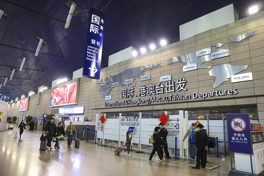 Обемът на редовните международни пътнически полети в Китай се е възстановил до 70,7% от нивата за 2019 г.
