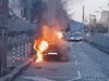 Джип избухна в пламъци в центъра на София (Видео)