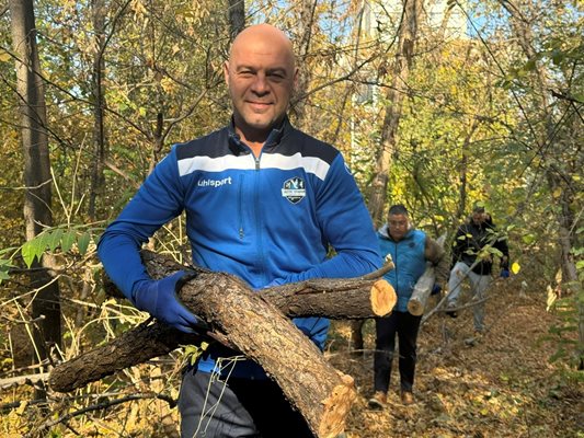 Кметът Костадин Димитров е щастлив, че инициативата му продължава.