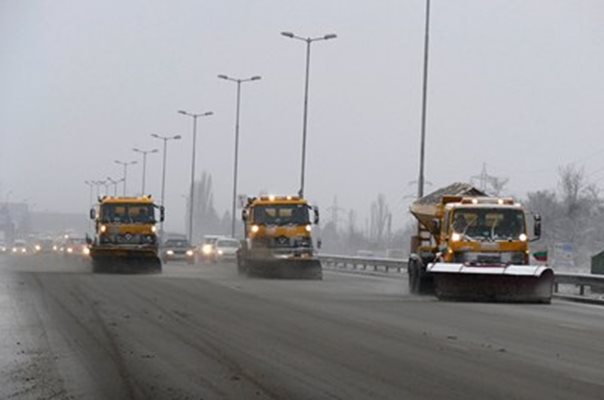 Ограничено е движението за автомобили над 12 тона през Троянския проход