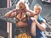 Бритни Спиърс за малко да остане гола по време на концерт (Видео)