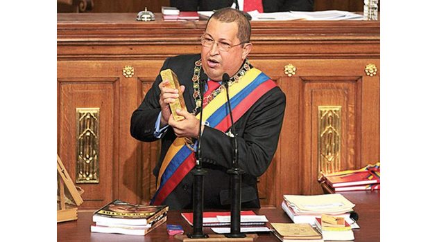 Предишният лидер на Венецуела Уго Чавес обещава да върне златото в страната. С 363 тона тя бе в топ 15 на държавите с най-голям златен резерв, но каква част от него ще оцелее, днес никой не знае.