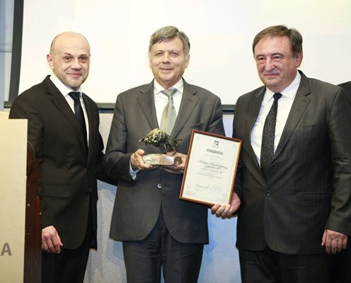 Томислав Дончев с победителите