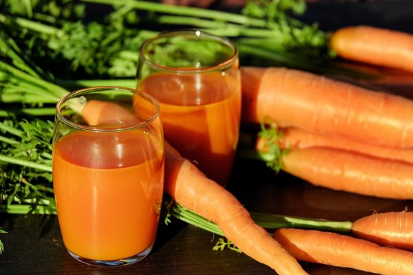 Лесно, евтино и изпитано средство срещу бръчки е морковеният сок