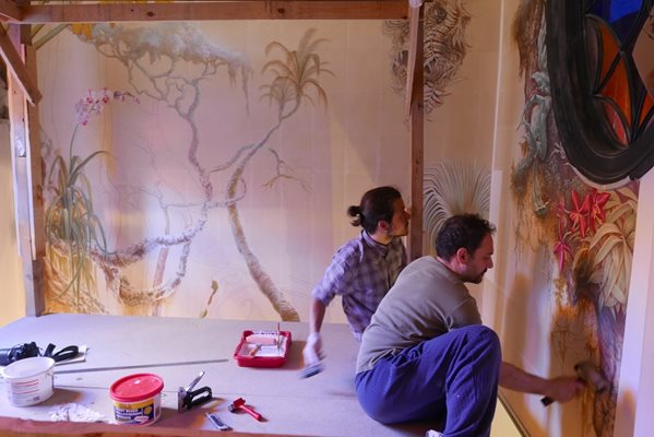 Месеци отнема създаването на джунглата в дома на френския дизайнер