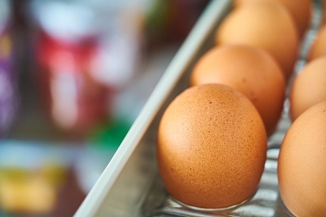 Препоръчително е яйцата да не стоят на вратата на хладилника.
