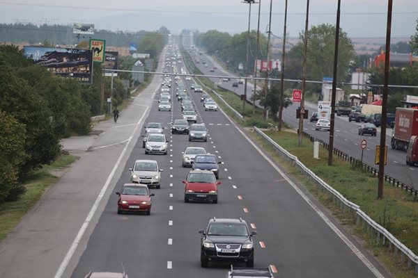Задръстванията по магистрала "Тракия" стават все по-чести особено през лятото.