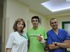 50 годишен мъж е претърпял успешна трансплантация на палец в столичната болница „Софиямед“, съобщиха от лечебното заведение. Това е първата за България успешна интервенция от този тип.
Мъжът постъпва в болницата за консултация с доц.д-р Маргарита Кътева, завеждащ Клиника по реконструктивна хирургия.