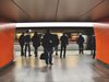 Мъж е нападал с нож пътници в метрото 
и на жп гара в Париж