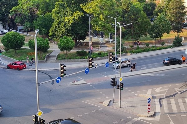 Майка с количка едва не пострада при катастрофа в Пловдив