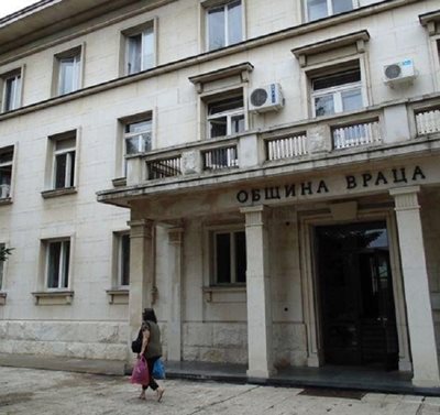 Екип на Цацаров и полицията проверяват община Враца, кметът отрича нарушения