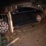 Скъпият автомобил виси през оградата на къщата. Снимки: I see you KAT Пловдив
