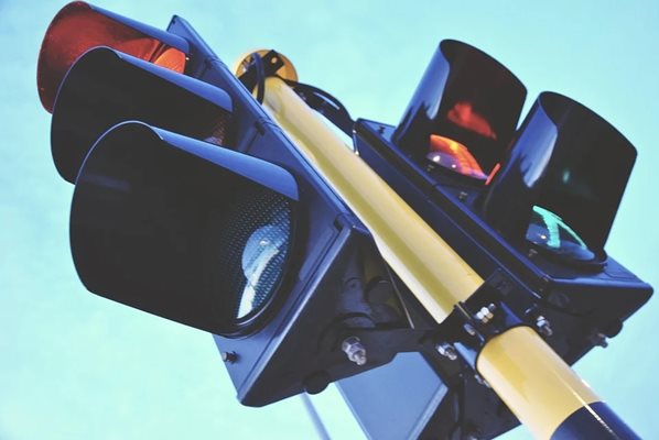 Преминава на три червени светофата, няма пострадали СНИМКА: Pixabay