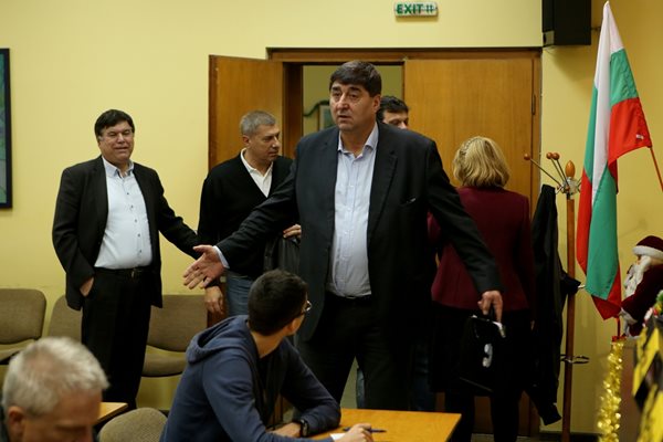Боре Кьосев е притеснен за здравето на делегатите