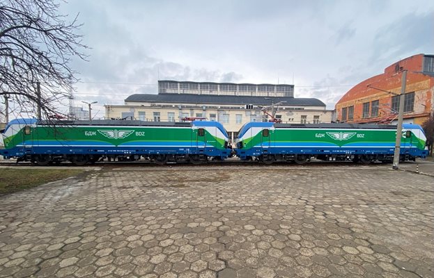 Пускат шест от новите локомотиви „Смартрон“