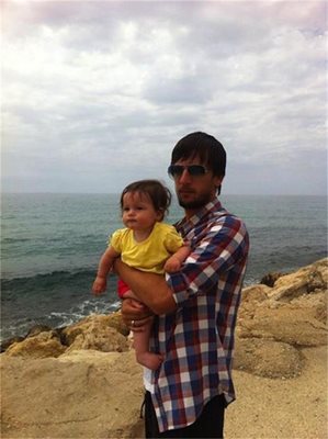 Дарко и Ромина с бебе на море