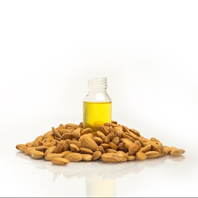 Бадемово масло в ноздрите помага при алергична хрема