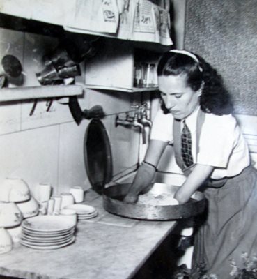 Върбинка, макар и без ръце, умеела да прави всичко в кухнята.
Снимка: РИМ в Търговище