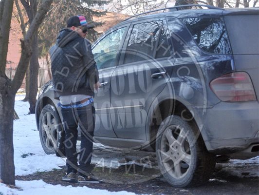 Криско си вее дупето