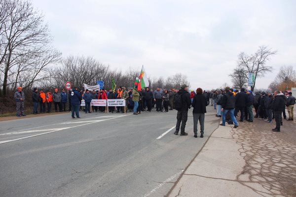 Протест срещу изграждането на плаващ соларен парк на язовир "ОГоста"- Монтана