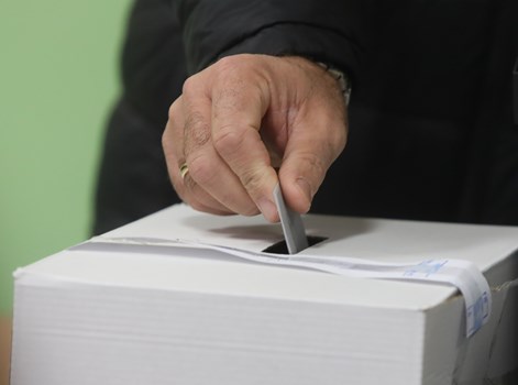 Член на СИК разкрила вота на гласоподавател в Царево