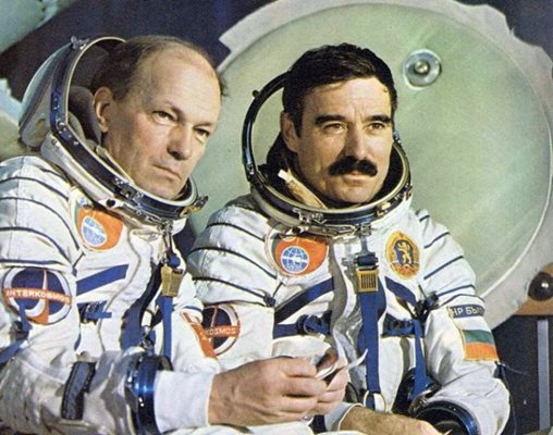 Николай Рукавишников и Георги Иванов преди полета на "Союз 33"