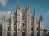 Двама мъже се изкачиха на централната кула на катедралата в Милано