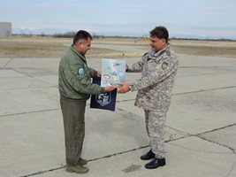 Изпратиха с почести в резерва началник от авиобазата в Крумово (Снимки)