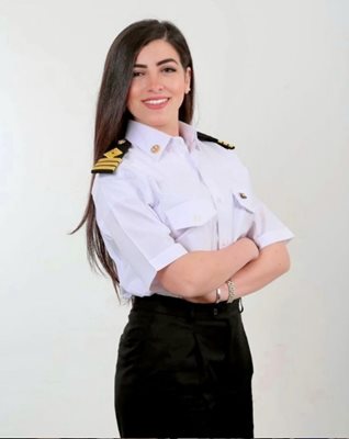 Първата жена капитан на кораб в Египет Маруа Елселехдар е възмутена от опитите да бъде набедена за кризата в Суецкия канал Снимка: Инстаграм