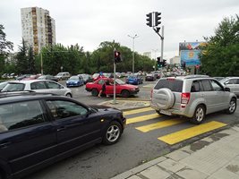 Все по-тру1дно се паркира в широкия център на Бургас.