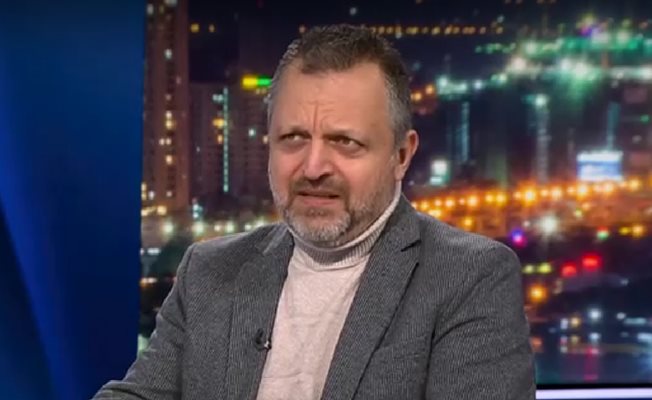 Експерт: Бухалката не трябва да е сред "оръжията" на охранителите, използва се електрошок