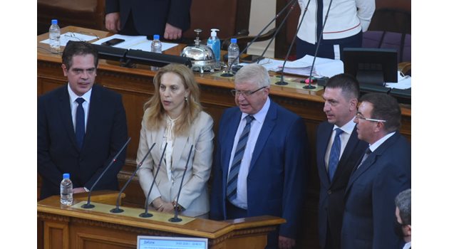 Новите министри се заклеха СНИМКИ: Велислав Николов