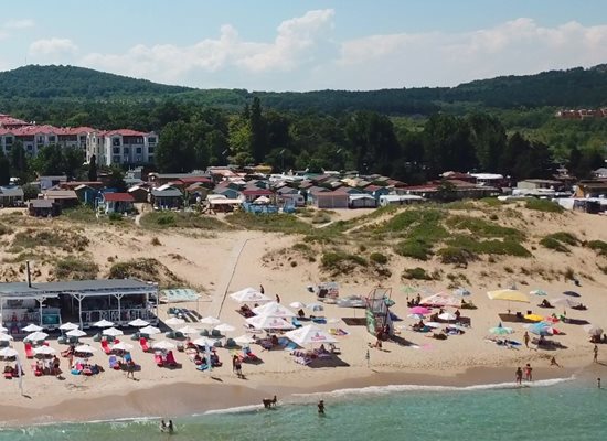 За предстоящия сезон 21 български плажове имат "Син флаг".