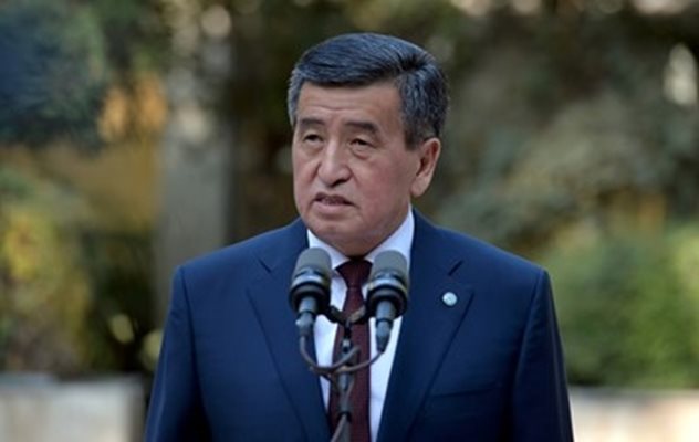 Президентът на Киргизстан Сооронбай Жеенбеков СНИМКА: Ройтерс