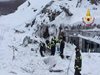 Двама румънци са спасени от затрупания от лавина хотел в Италия (слайдшоу)