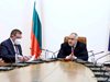 България не е заложила на определена фирма за ваксини, ЕК сключва договорите (Обзор)