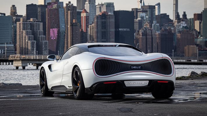 Австрийци показаха най-мощната и бърза кола в света на салона в Ню Йорк