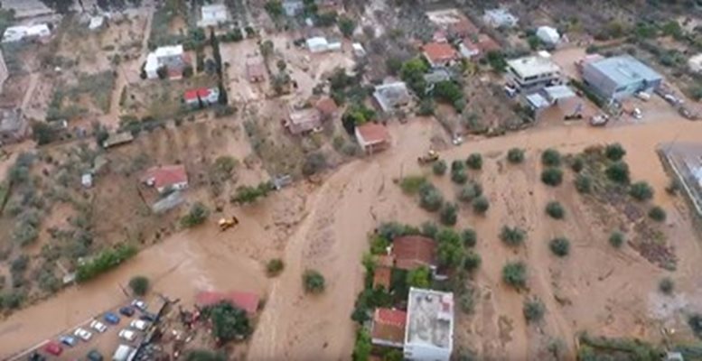 Намерени са три нови тела на жертви на катастрофалните наводнения в Гърция, с което броят на жертвите ще достигне 19 души СНИМКА: Ройтерс