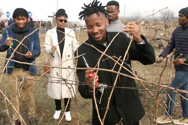 Студент от Южна африка се включи в ритуала.