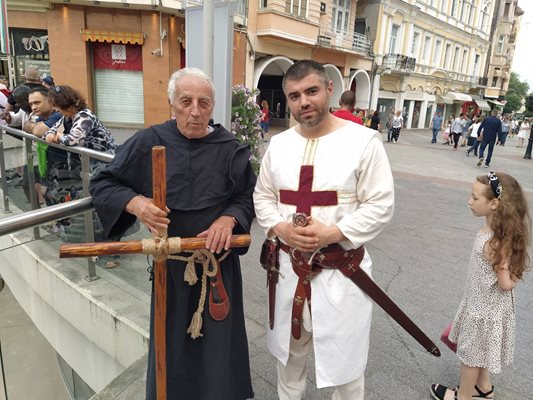 Пловдивчани ще гледат тамплиери, гладиатори и рицари в продължение на още два дни. 