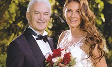 Волен Сидеров се жени за трети път. На сватбата му с Деница шафер е синът им Волен